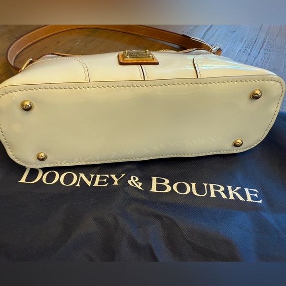 Dooney & Bourke Patent Leather Baguette White Shoulder Bag. NWOT - Picture 8 of 8